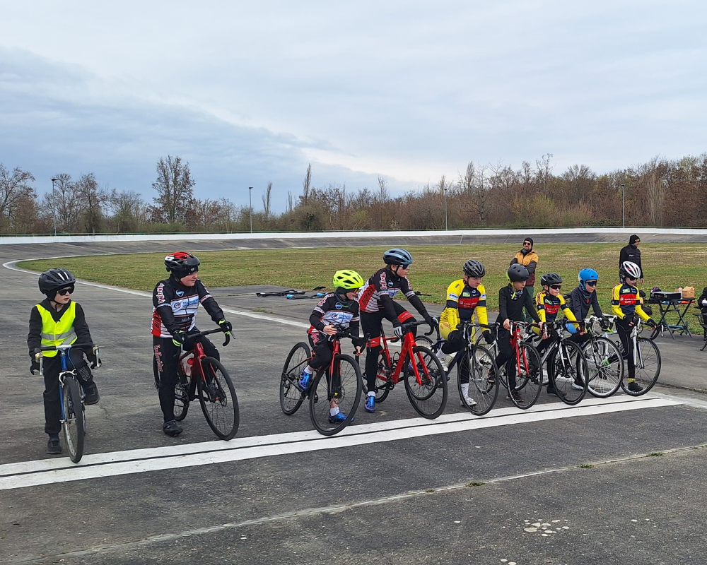 Start einer weiteren Gruppe beim Trainings-Omnium