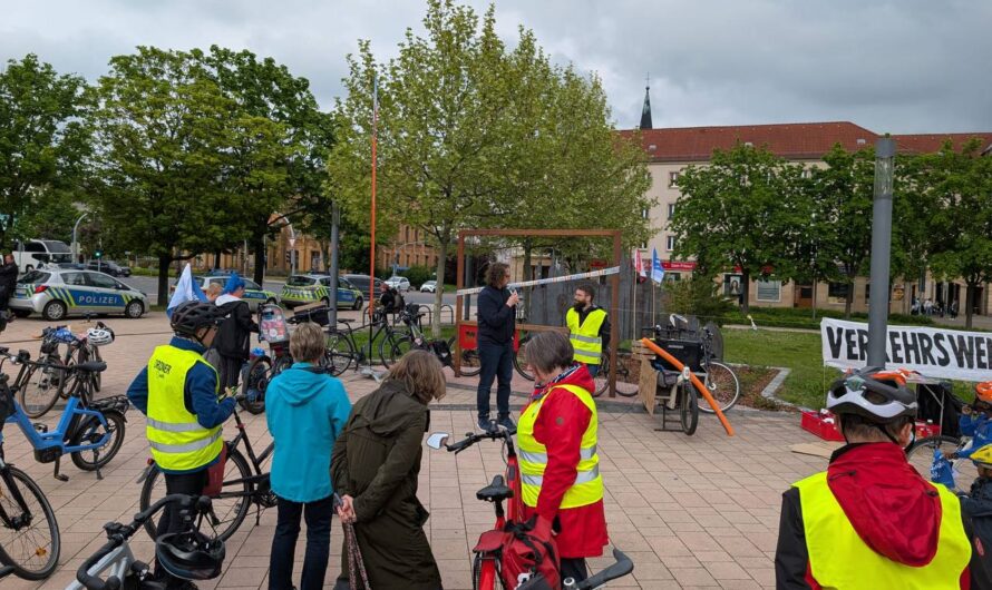 Die erste Kidical Mass auf den Straßen von Merseburg endet auf der Radrennbahn Merseburg